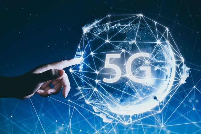 5Gで工場はどう変わる?5Gのメリットと課題