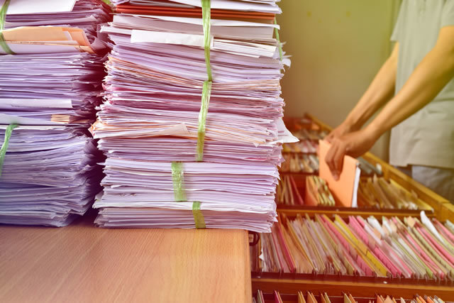 Increase productivity by going paperless in your factory! Why and how to implement it